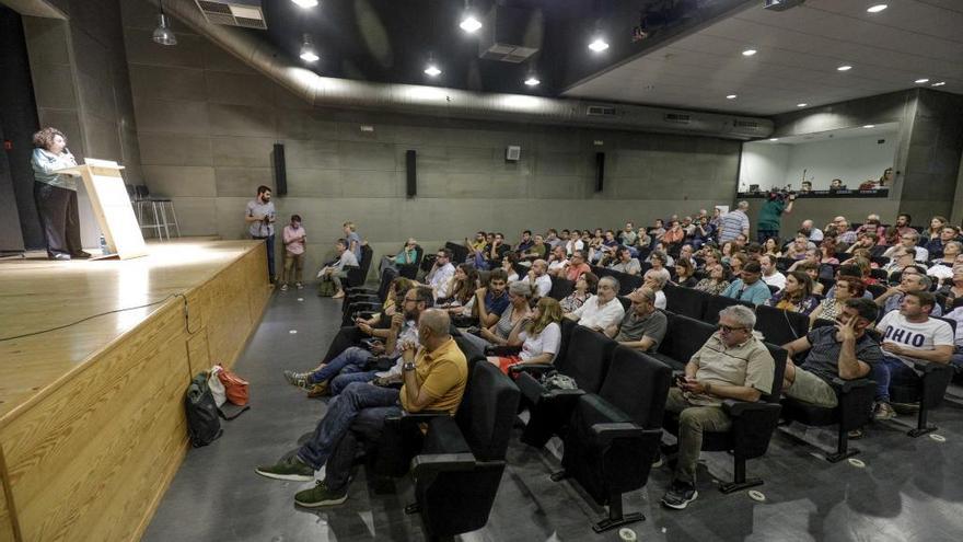 La asamblea de Més aprueba entrar en el Govern por 81 votos a favor y 54 en contra