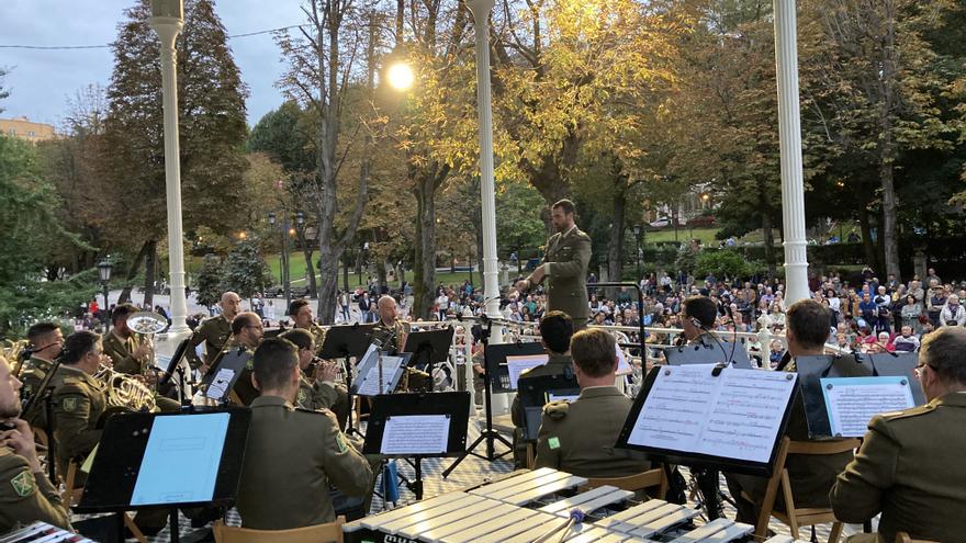 Concierto de la Unidad de Música del MAM del Ejército en la Noche Blanca de Oviedo