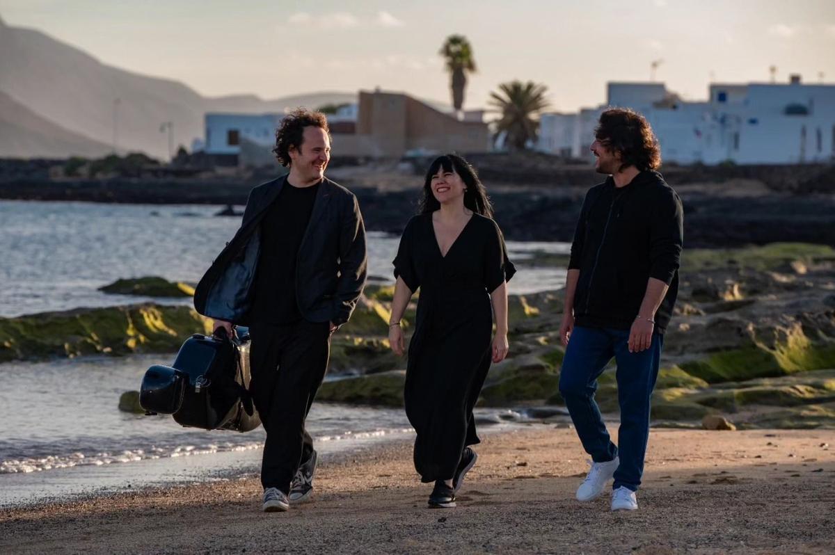 De izquierda a derecha, Damián Martínez, Marta Moll e Iván Vargas