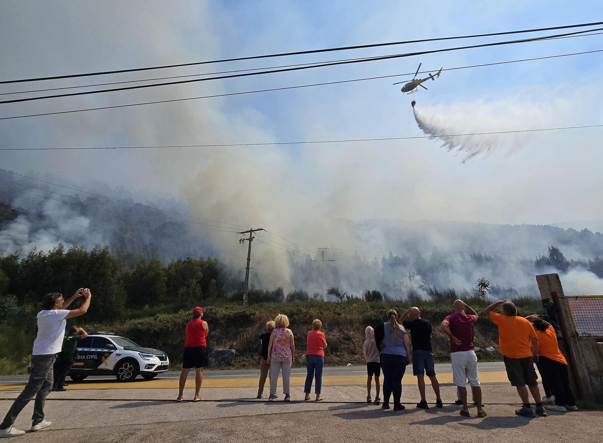 Situación de los incendios activos en Galicia el viernes 15 de agosto