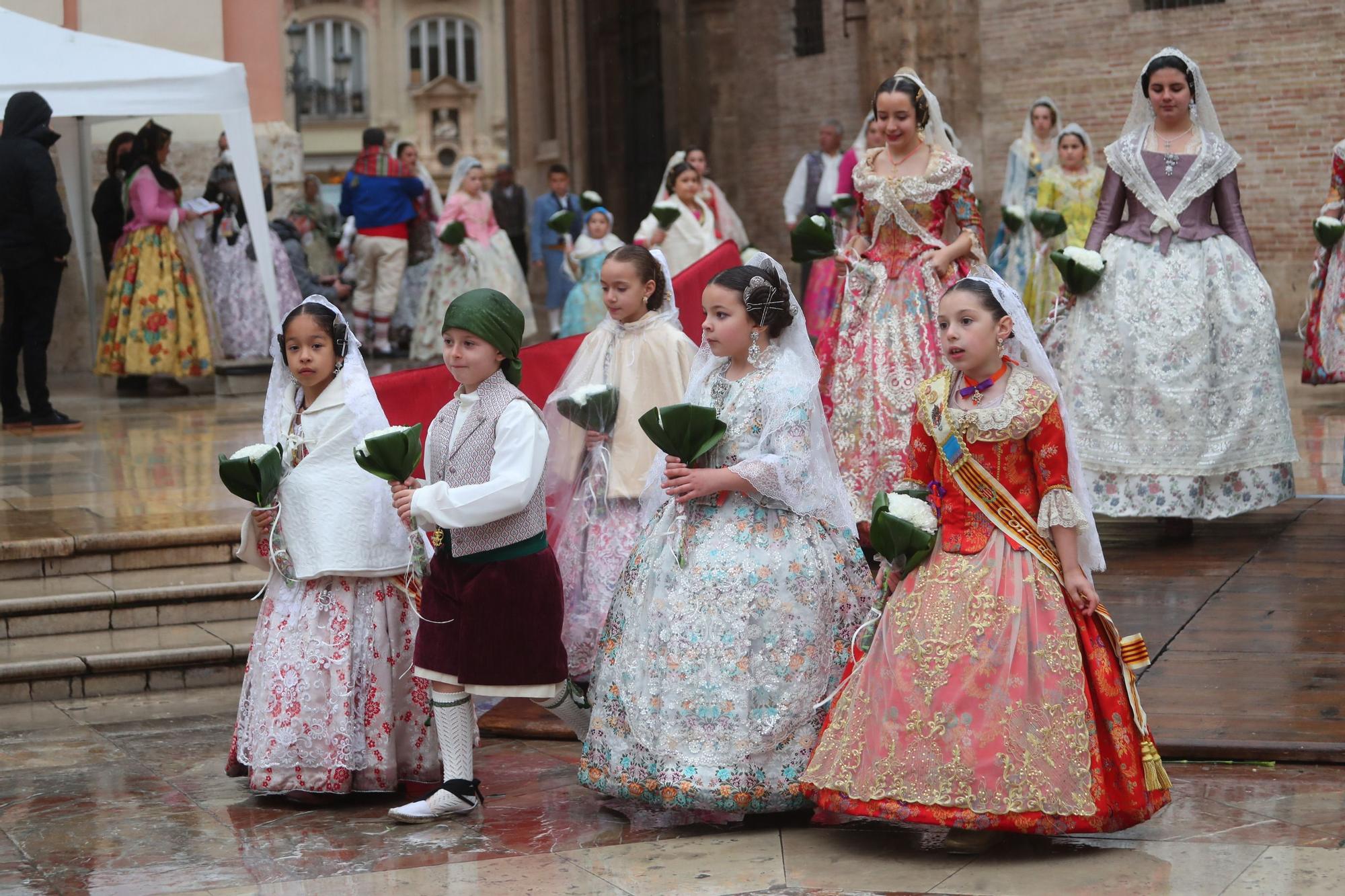 Búscate en el primer día de ofrenda por la calle de la Paz (entre las 17:00 a las 18:00 horas)