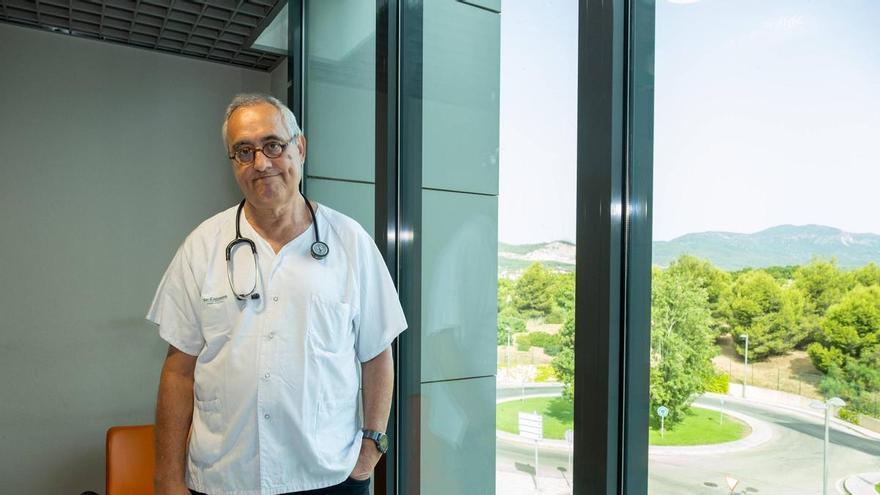El doctor Sion Riera, un referente en enfermedades infecciosas en Baleares, se jubila después de más de cuatro décadas en la sanidad pública