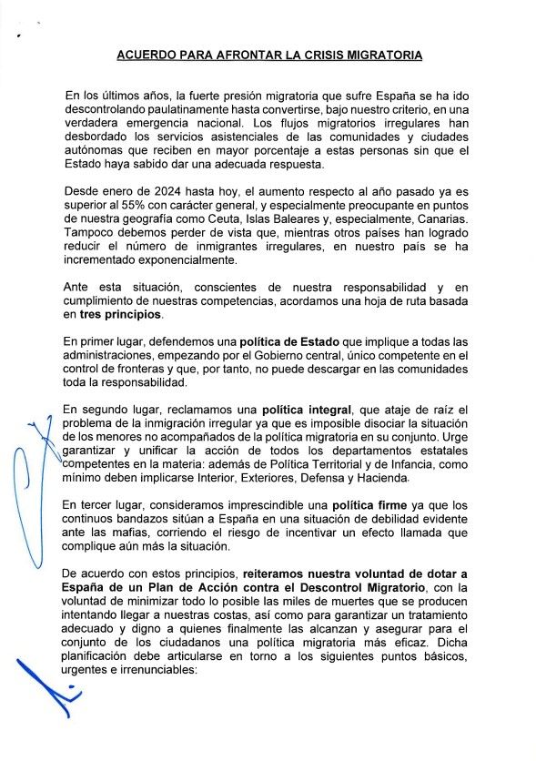 Acuerdo firmado por Núñez Feijóo y Clavijo para afrontar la crisis migratoria en Canarias