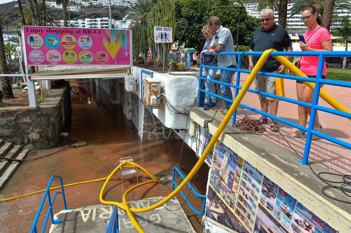 Dia después de la lluvia en Puerto Rico y Playa del Inglés Dia después de la lluvia en Puerto Rico y Playa del Inglés
