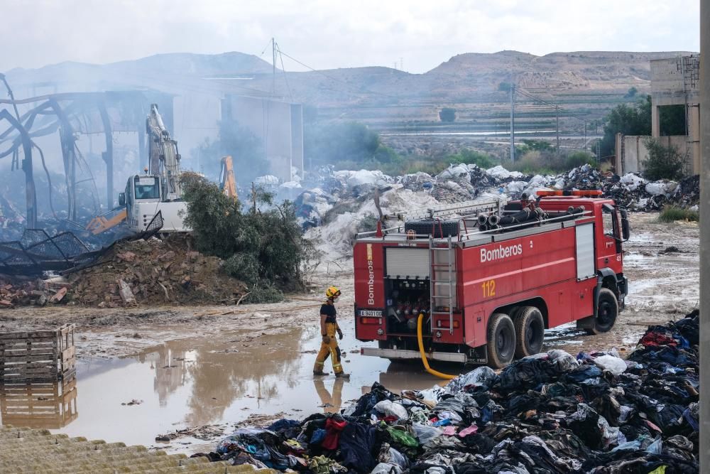 Así está la nave de Aspe cuatro días después del incendio