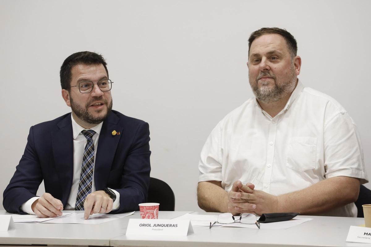 El president de la Generalitat Pere Aragonès y el president de ERC, Oriol Junqueras.