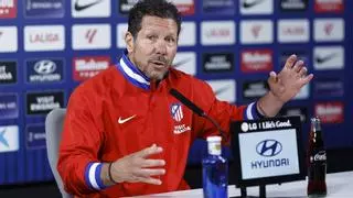 Simeone: "Mirando el Clásico decía: 'dejamos dos veces eliminado al Barcelona, ¡Dios mío!'"