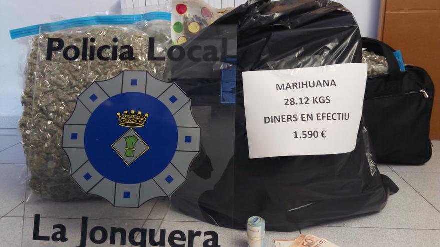 La droga i els diners comissats per la Policia de la Jonquera