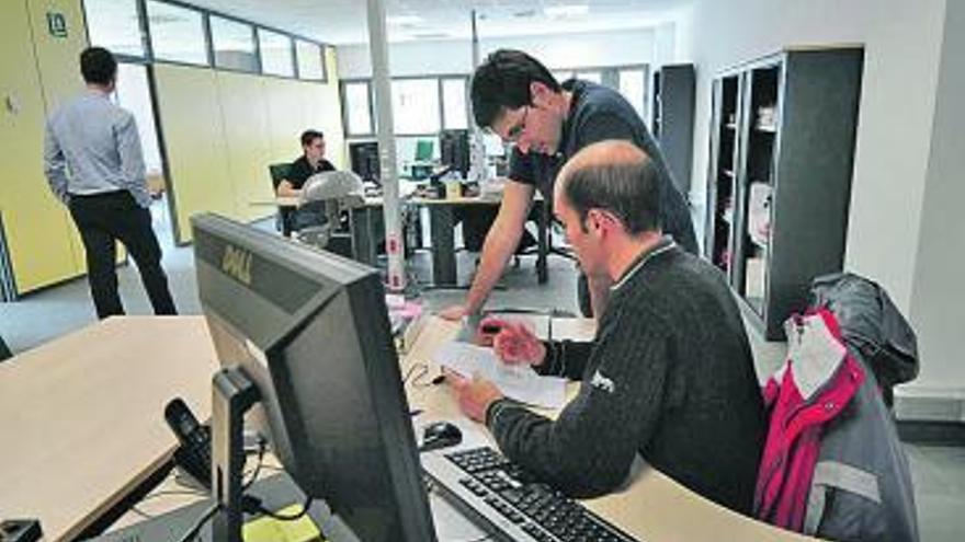 Investigadores de Soft Computing, en su nueva sede de Mieres.