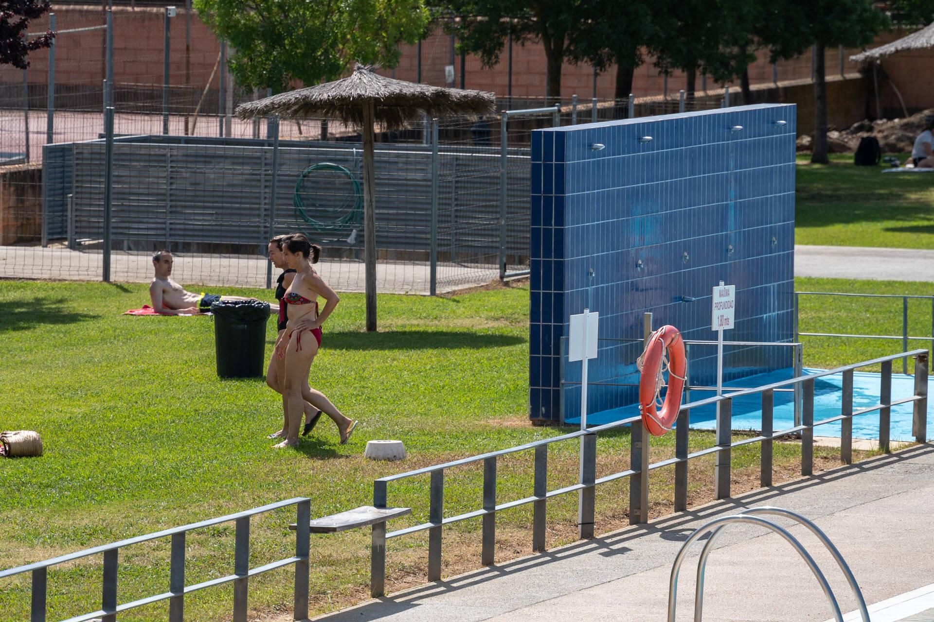 Primer día de baños en las piscinas de Badajoz