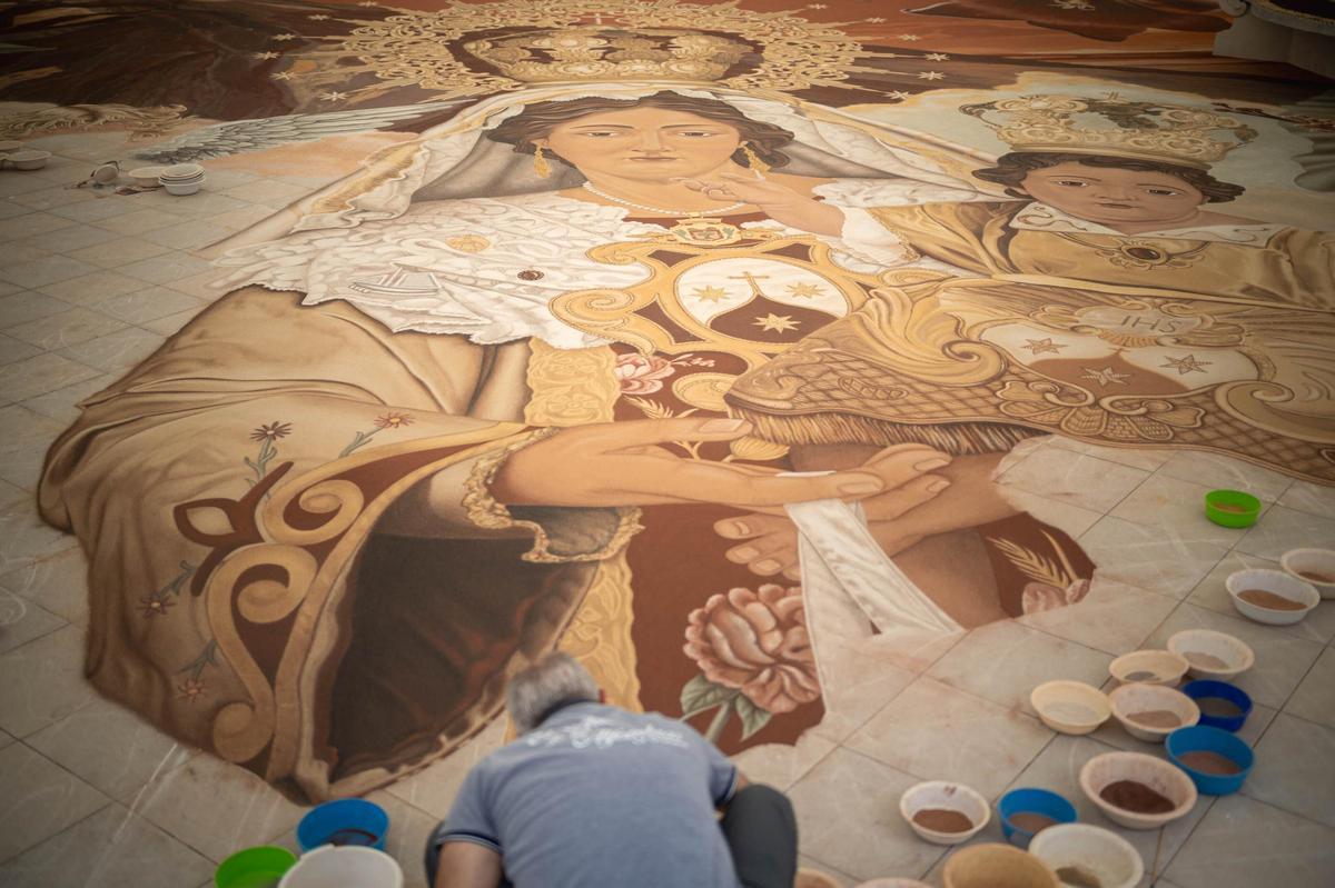 Preparación del gran tapiz del Corpus Christi de La Orotava