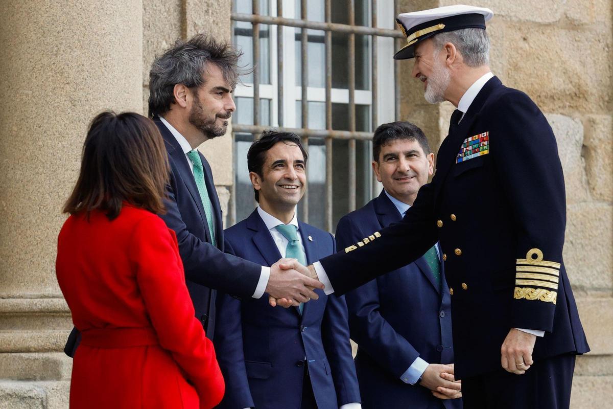 El Rey Felipe VI visita las instalaciones militares de Ferrol