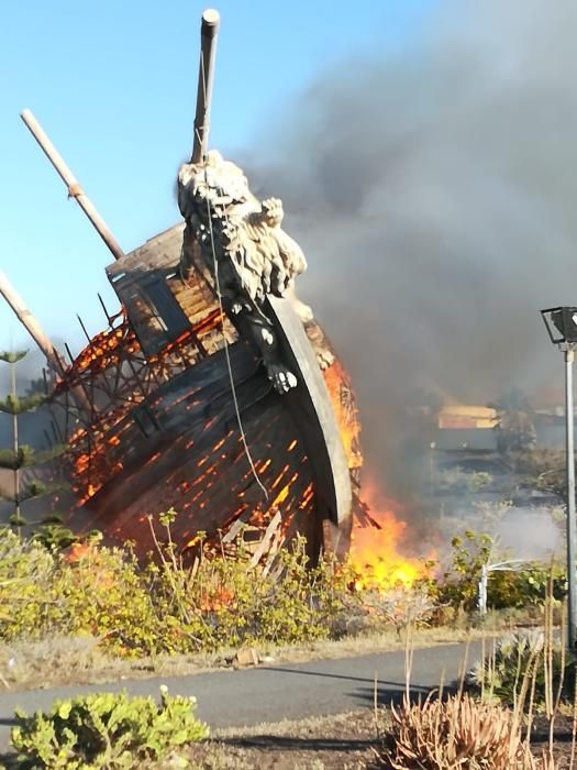 Incendio en el Aqua Park de Corralejo
