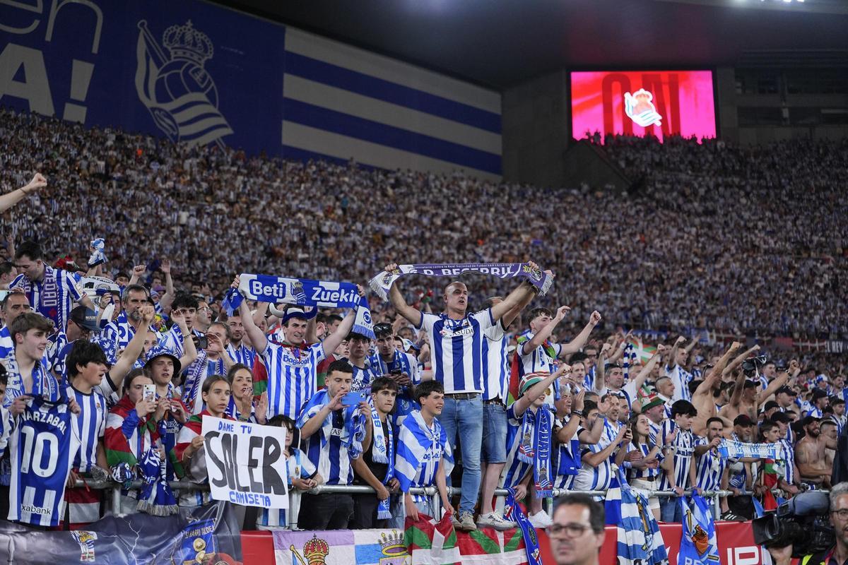Aficionados de la Real Sociedad en la final de la Copa del Rey