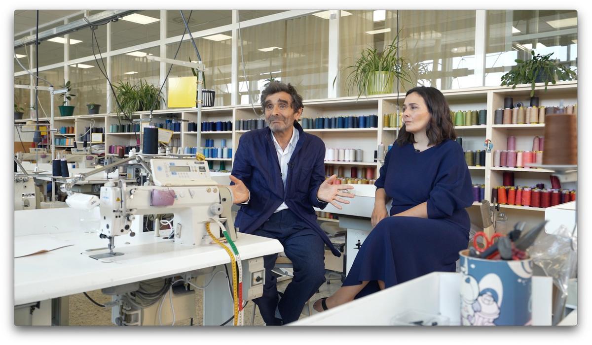 Adolfo Domínguez, y su hija, Adriana, en el documental 'Coordenadas'.