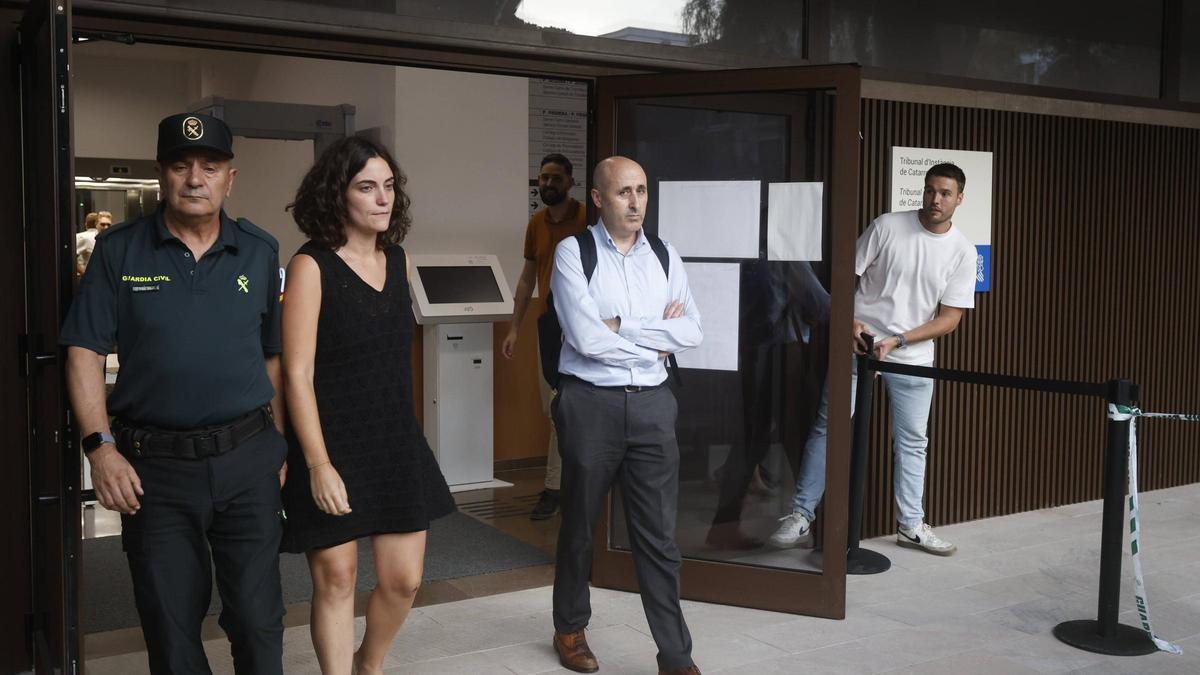 Miguel Polo sale de los juzgados de Catarroja tras declarar durante ocho horas.