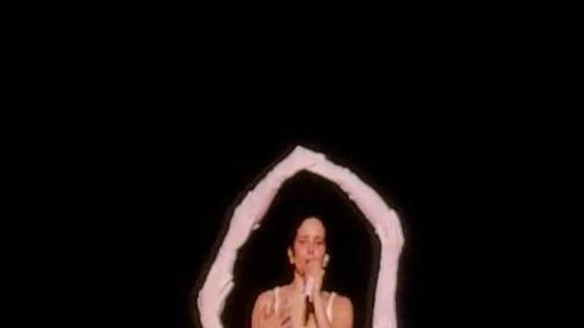 Rosalia canta La Perla