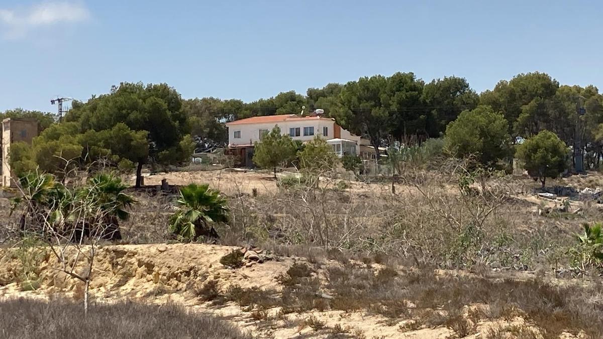 Una de las viviendas de la finca del Garbanzuelo en la que tuvo lugar el suceso.