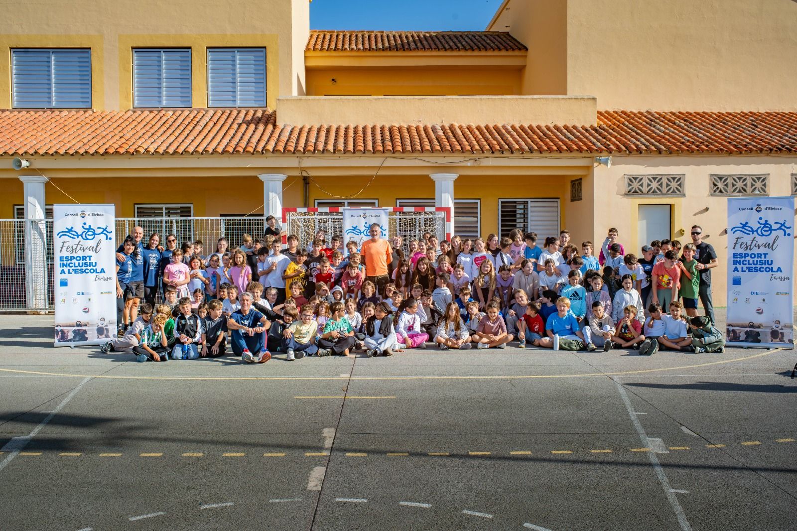 Alumnos de CEIP Sant Jordi durante una jornada de Deporte Inclusivo