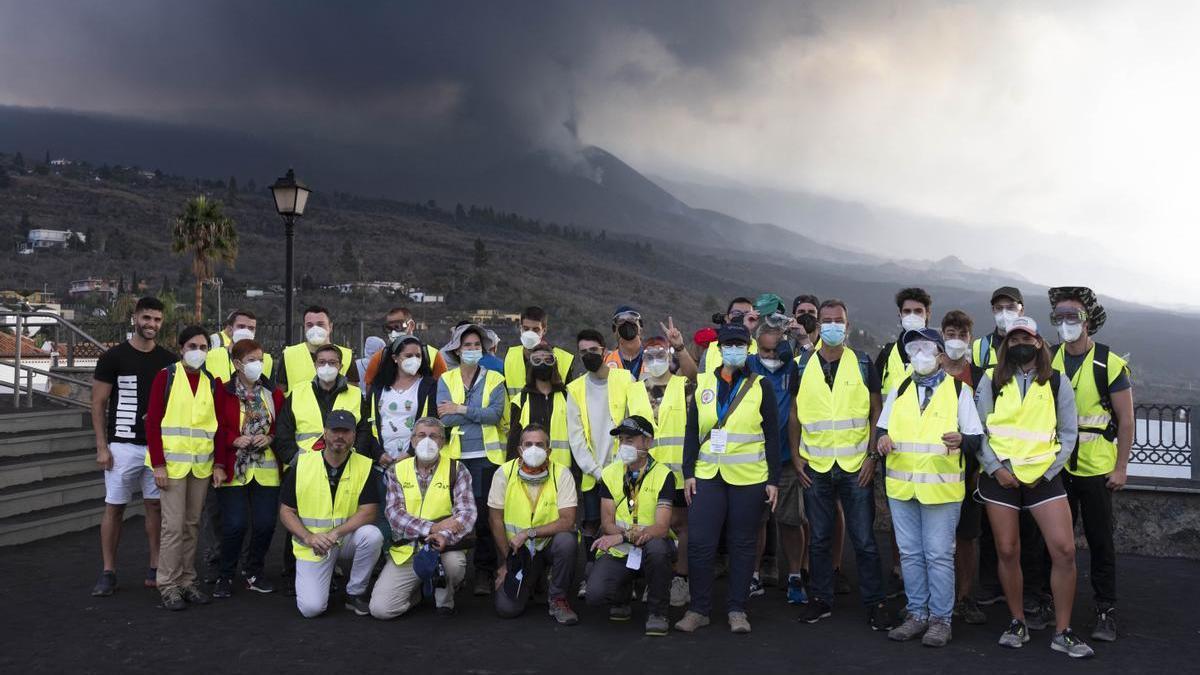 Visita de alumnado y docentes de Geografía y Ordenación del Territorio de la ULPGC durante la erupción del Tajogaite.