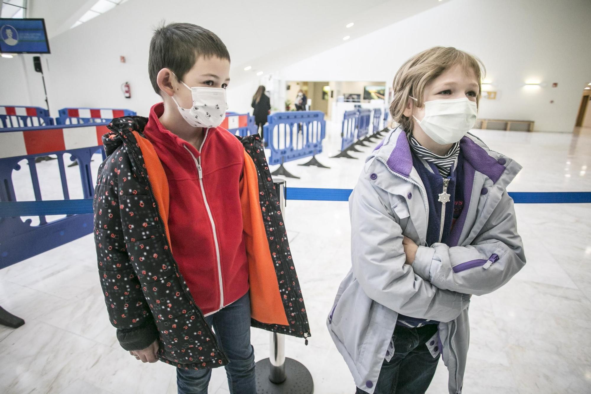 Los Reyes Magos visitan a los niños de Oviedo