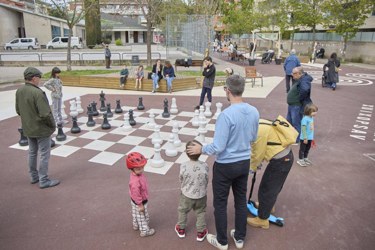 EN FOTOS: Inauguració de l'entorn pacificat de la parròquia de Sant Pau