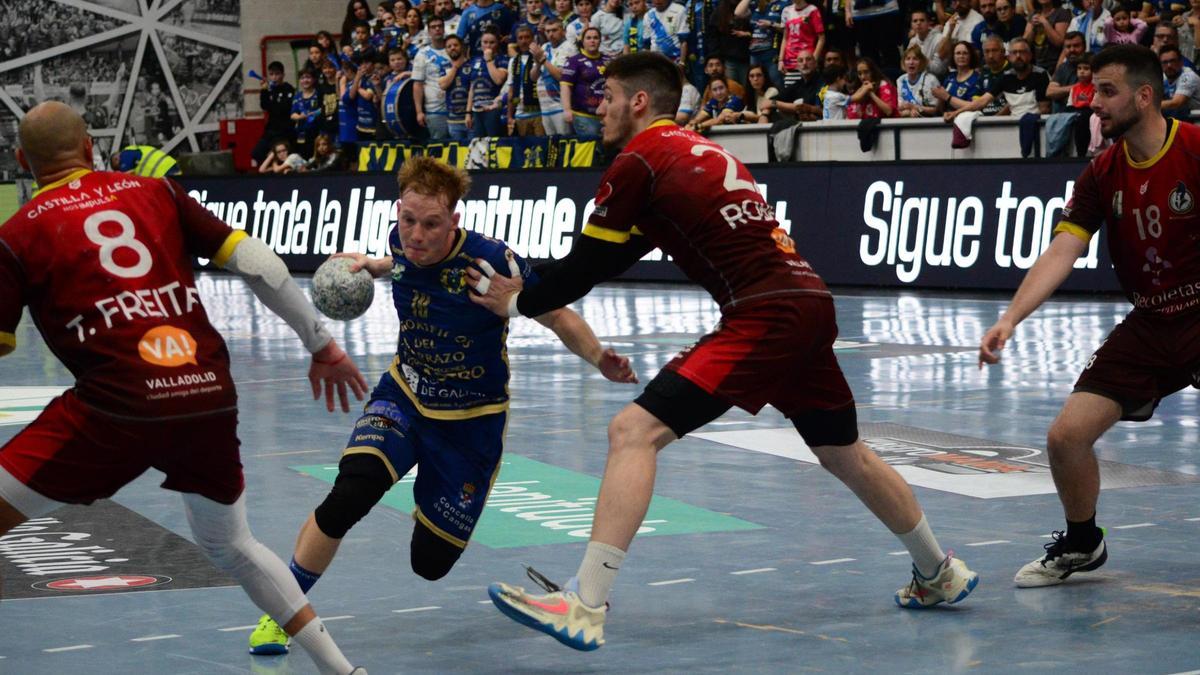 Toth en el último partido de la temporada 2023-2024, que acabó con victoria del Cangas ante el Atlético Valladolid.
