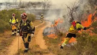 Última hora de los incendios en Castellón: Los medios de extinción centran sus esfuerzos en dos frentes muy activos en Tírig y Catí