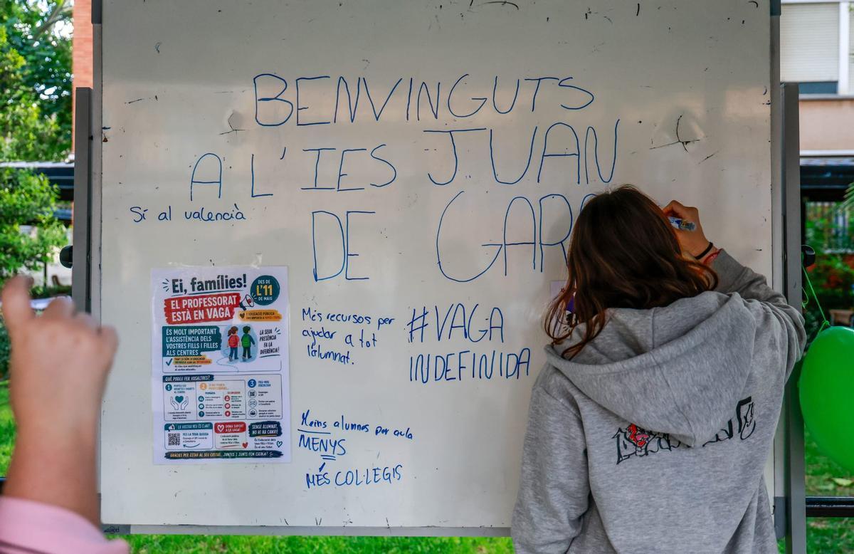 Encierro reivindicativo en el IES Juan de Garay de València