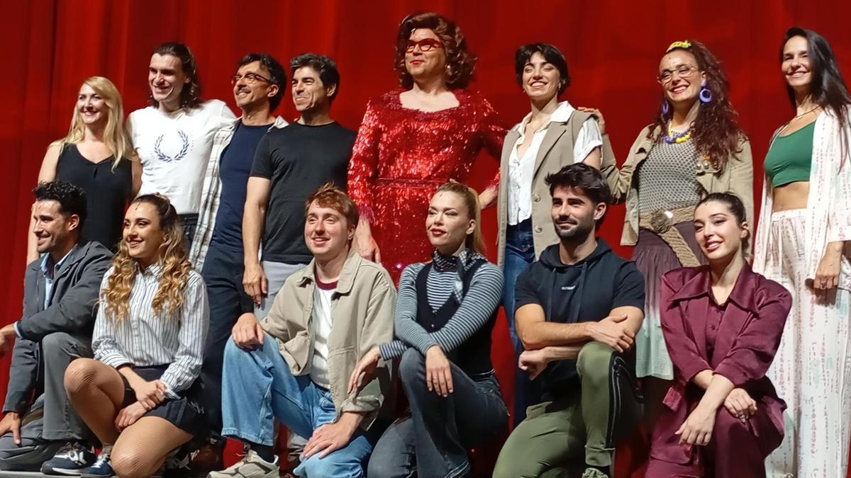 El elenco artístico de 'Tootsie', en el Teatro del Soho-CaixaBank