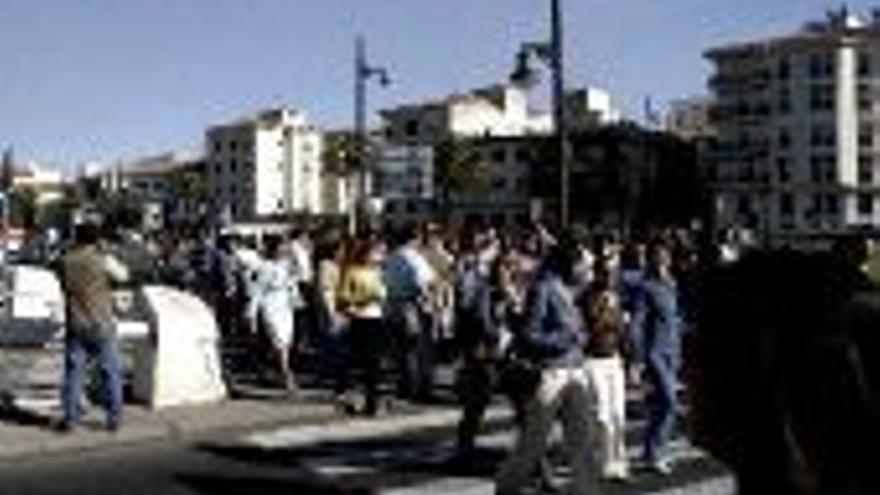 Los funcionarios radicalizan las protestas con cortes de tráfico