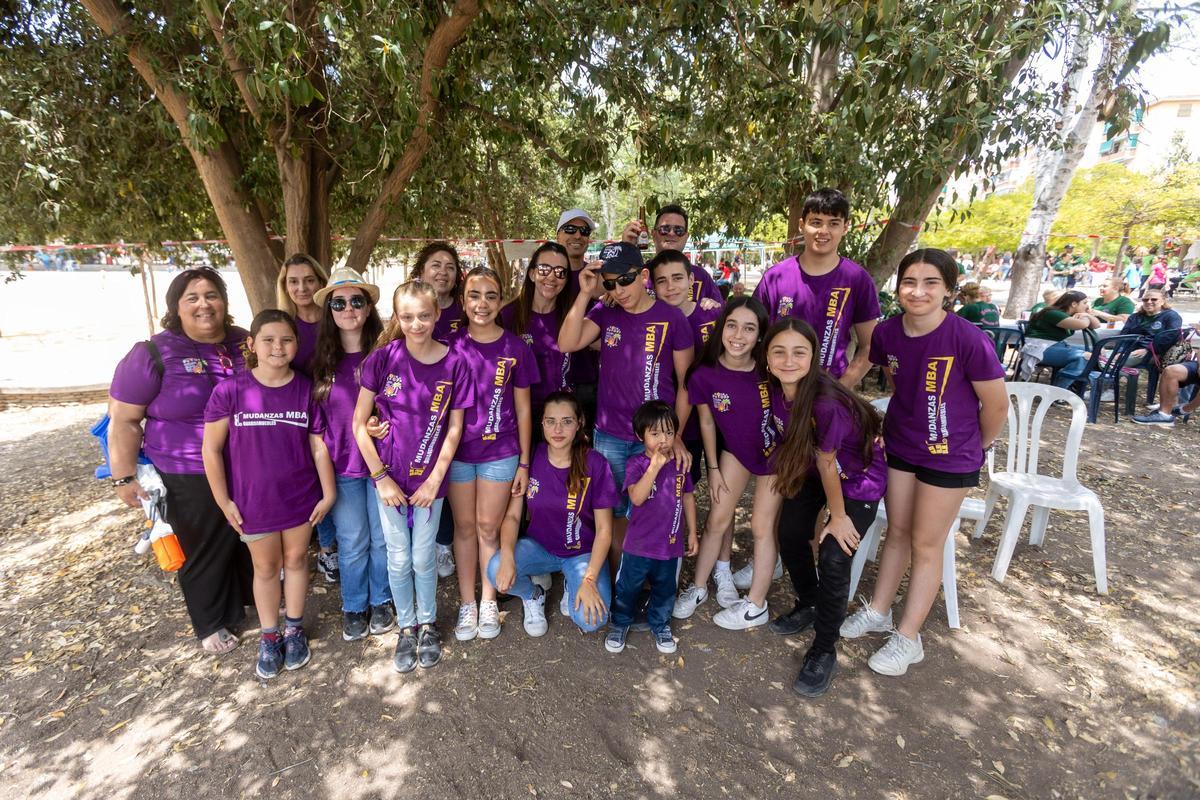 Desfile de politicos en las paellas de Hogueras en el parque Lo Morant de Alicante