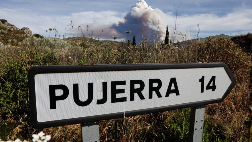 El incendio de Pujerra abrasa una finca privada que perteneció a Gadafi