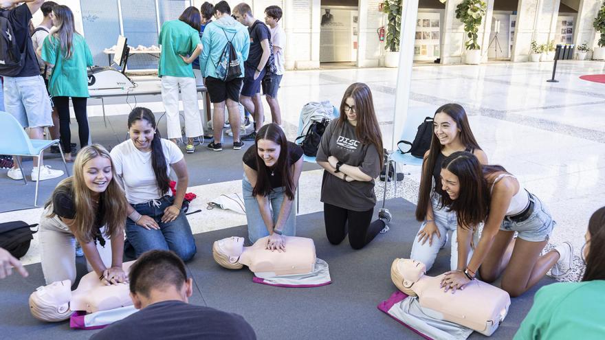 Médicos de Alicante reivindican el papel de la enfermería escolar para salvar vidas