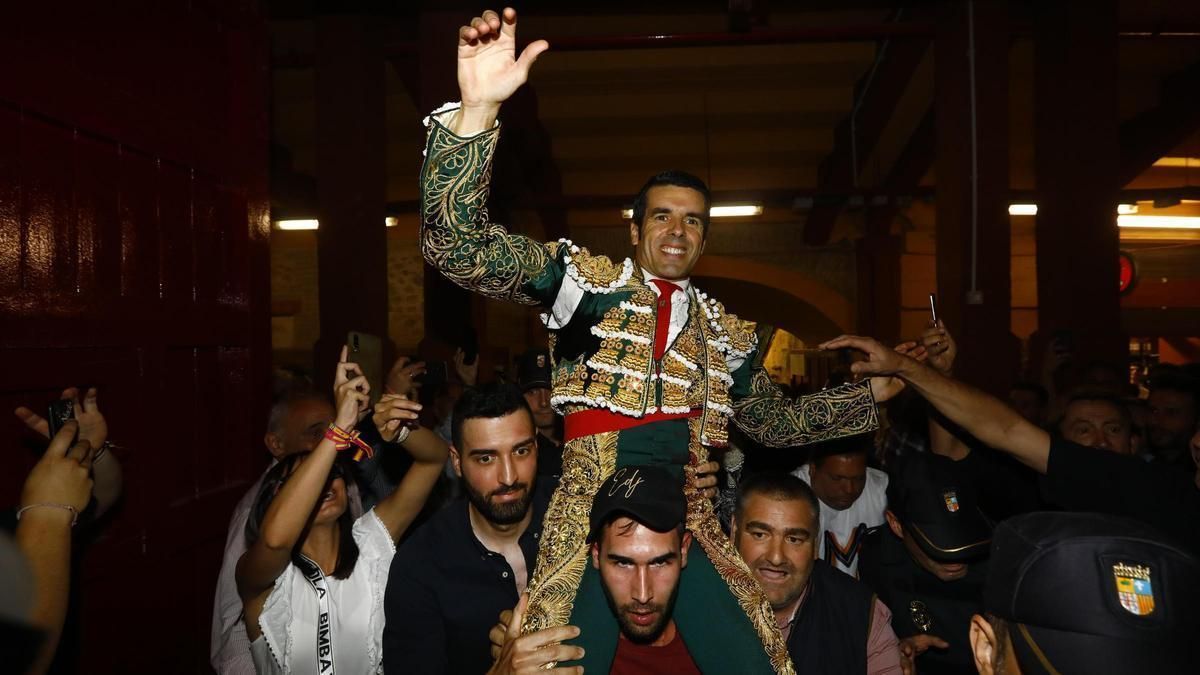 Emilio de Justo salió por la puerta grande en la Feria del Pilar.