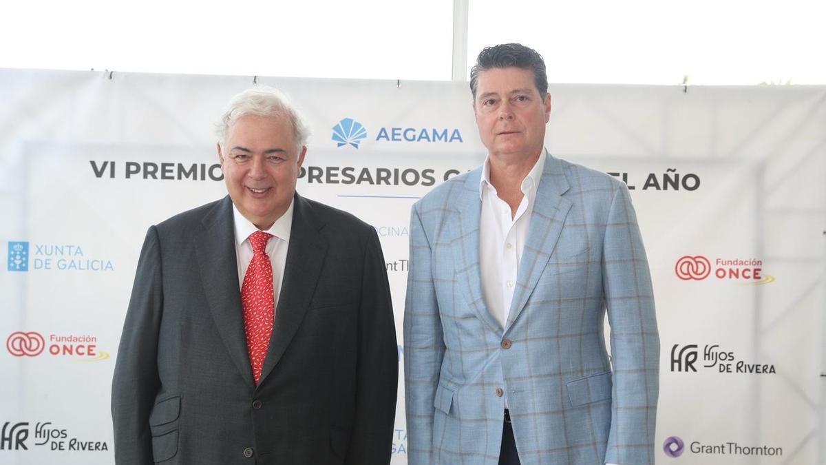 A la izquierda, Luis de Valdivia, presidente de Ecoener, y David Sánchez-Tembleque, socio director de Alsis Funds. Los dos premiados por AEGAMA.