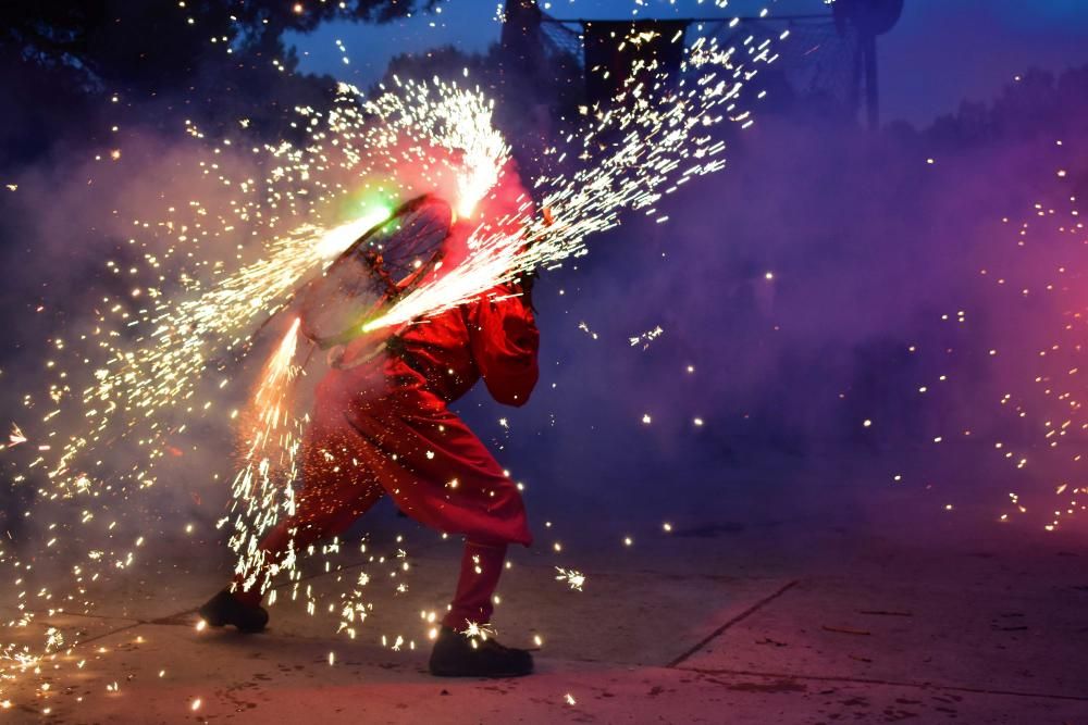 El correfoc del Kinfumfà en Torre d'en Pau