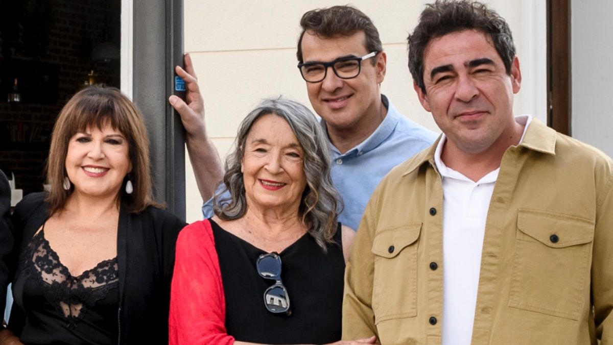 Loles León, Petra Martínez, Luis Merlo y Pablo Chiapella en el plató de 'La que se avecina'