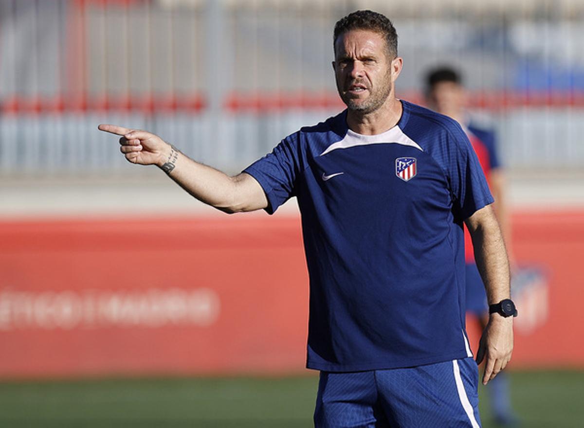 Luis García Tevenet, durante su etapa en el Atlético de Madrid B.