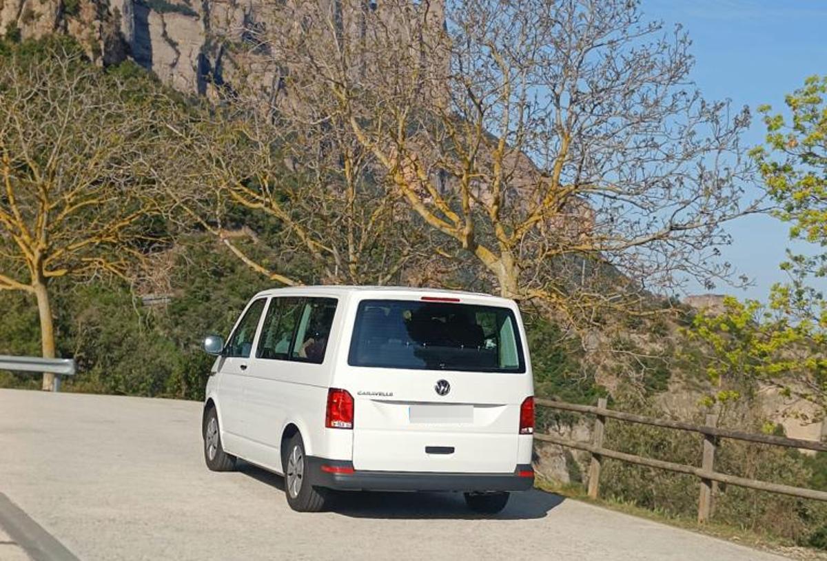 Furgoneta para turistas sin licencia VTC, en Montserrat