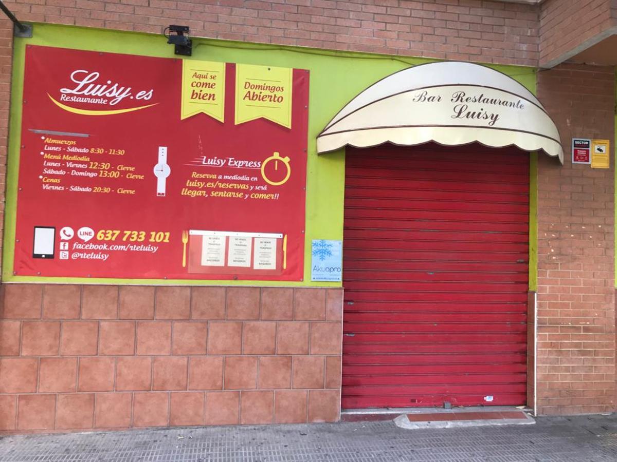 La fachada del bar Luisy, cerrado desde el pasado mes de agosto.