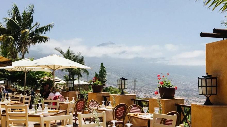 La excepcional terraza alongada al Valle de La Orotava