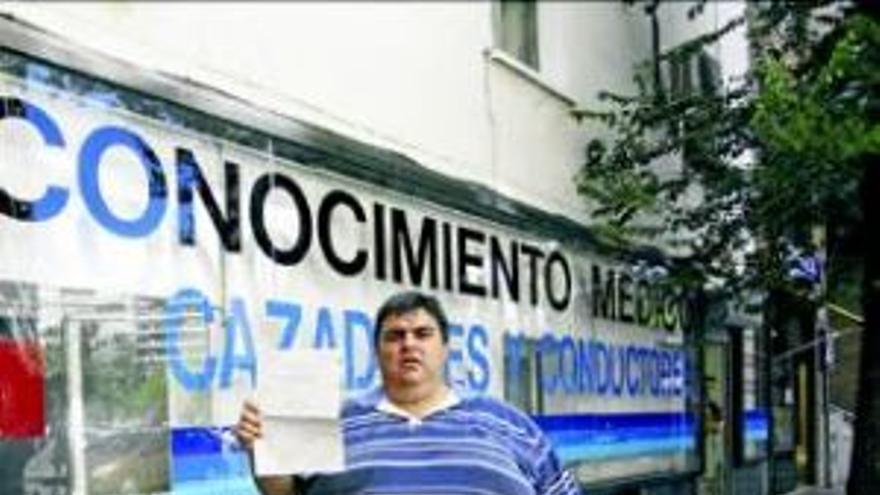 Un transportista denuncia que le han discriminado por su peso al renovar el carnet