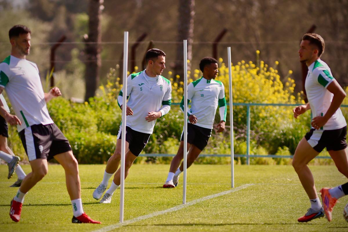El Córdoba CF piensa ya en el Burgos con Rubén Alves en la Ciudad Deportiva