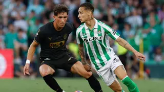 El United amenaza a Antony por el Betis