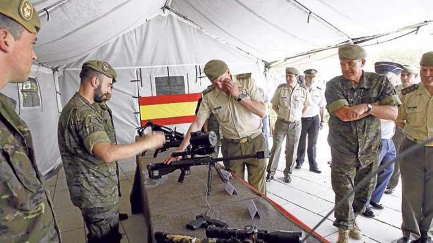 Exposición del Ejército en el Parc de la Mar