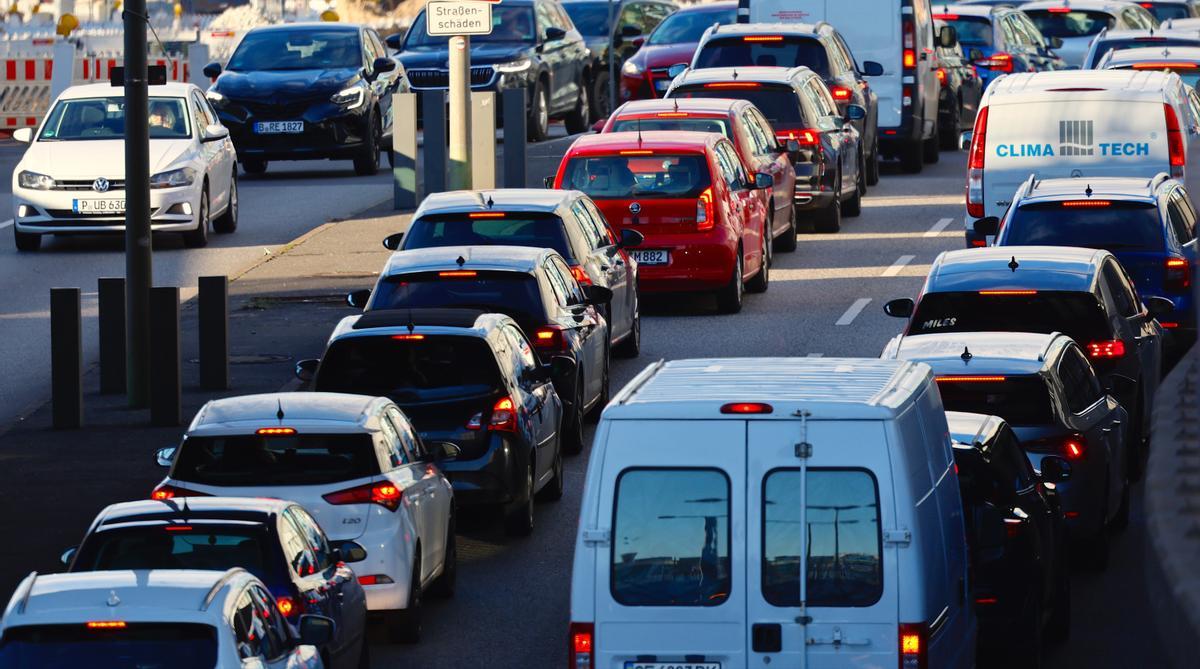 Alemania se para el lunes por una huelga a gran escala que los sindicatos han convocado en todo el transporte. Los trabajadores del sector público elevan la presión para exigir subidas del 10,5% para compensar la elevada inflación