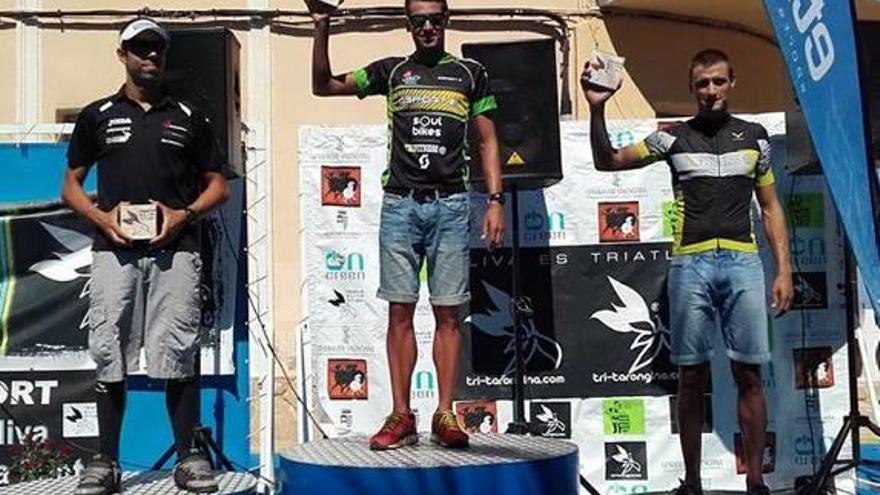 Pascual gana en Oliva y logra el triplete en los triatlones históricos valencianos