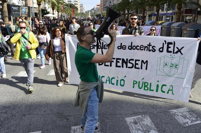 Así ha sido la manifestación de profesores en Alicante
