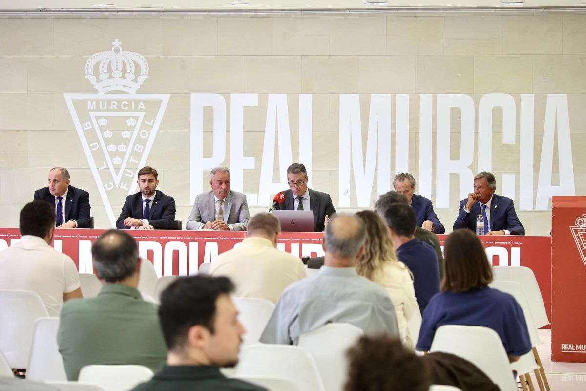 Aspecto de la Junta de Accionistas del Real Murcia